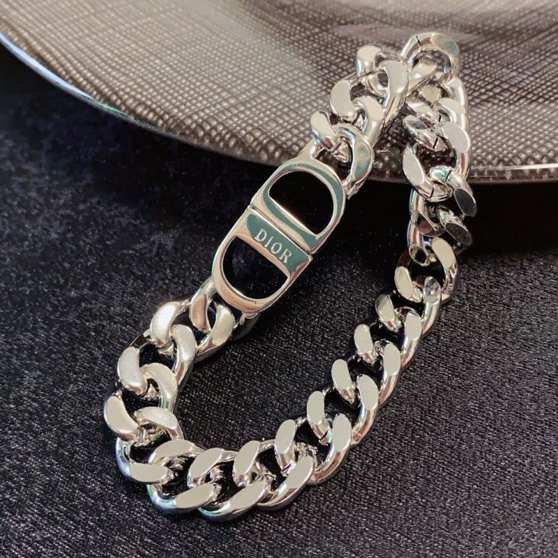 chr1st1an D10r bracelets